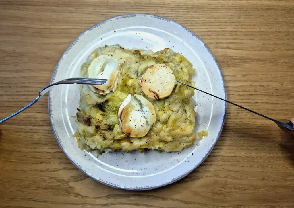 Lasagne aux poireaux, chèvre et pesto